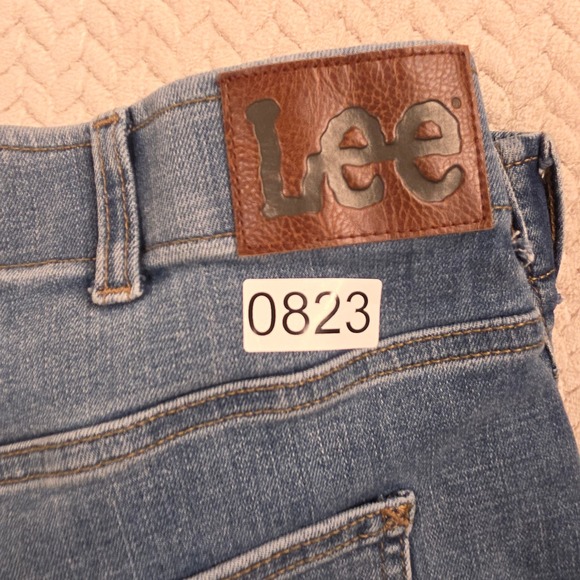 Lee Extreme Motion MVP Regular Straight Jeans Mens 42x30  Medium Wash Stretch - Picture 7 of 7